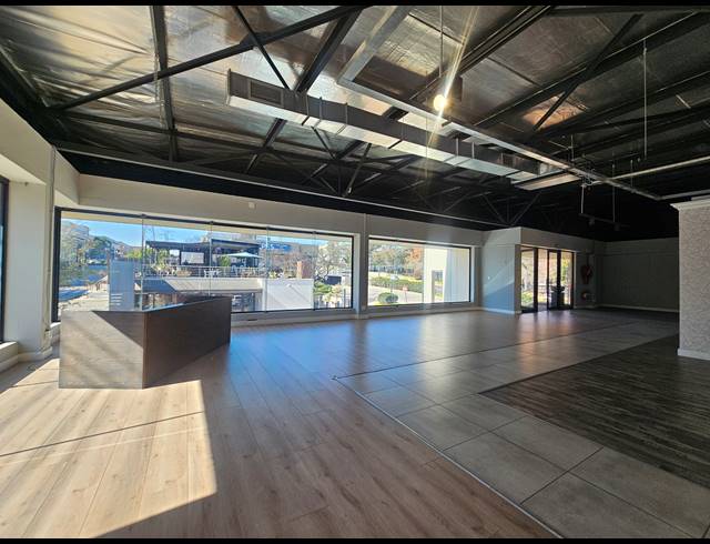768M² SHOWROOM TO LET IN KRAMERVILLE